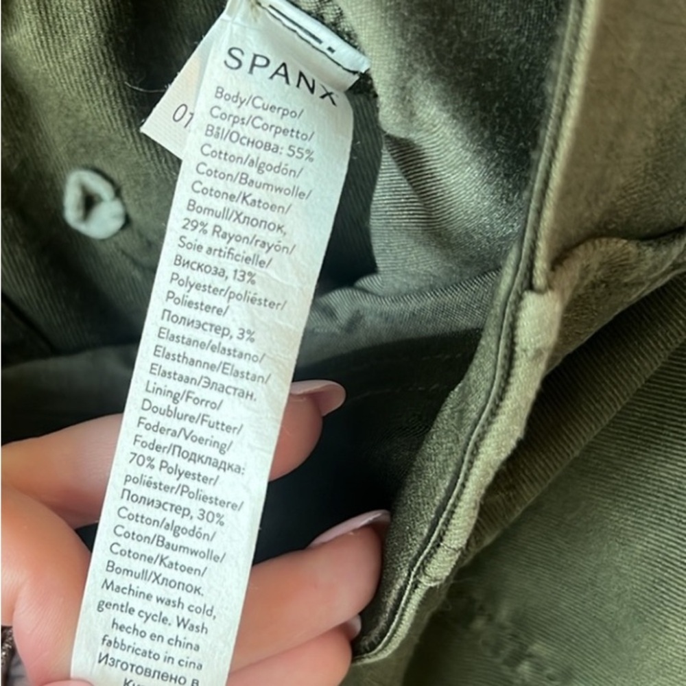 Spanx Stretch Twill Pull On Cargo Jogger in Darkened Olive Size Large - Picture 14 of 14